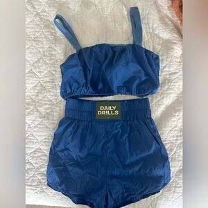 Daily Drills 2 piece set. Color is blue and both are a size small!